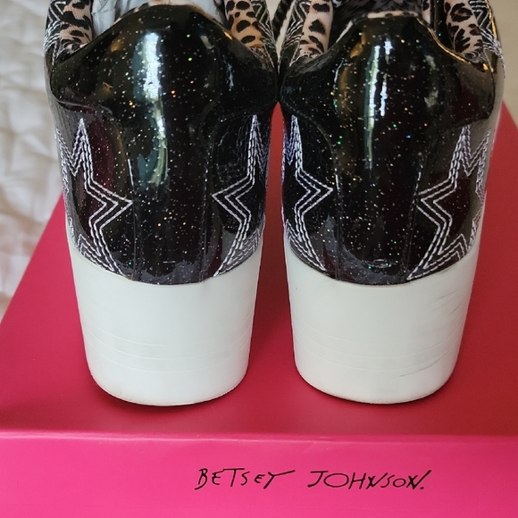 Betsey Johnson GROOVE BLACK Glitter Star Flatform Sneakers - Picture 6 of 16